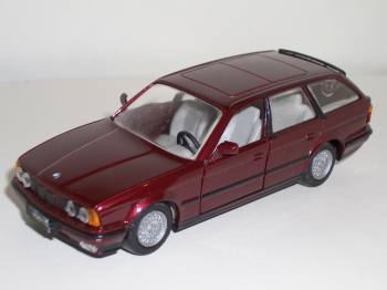 BMW 525i Touring 1982 / Gama